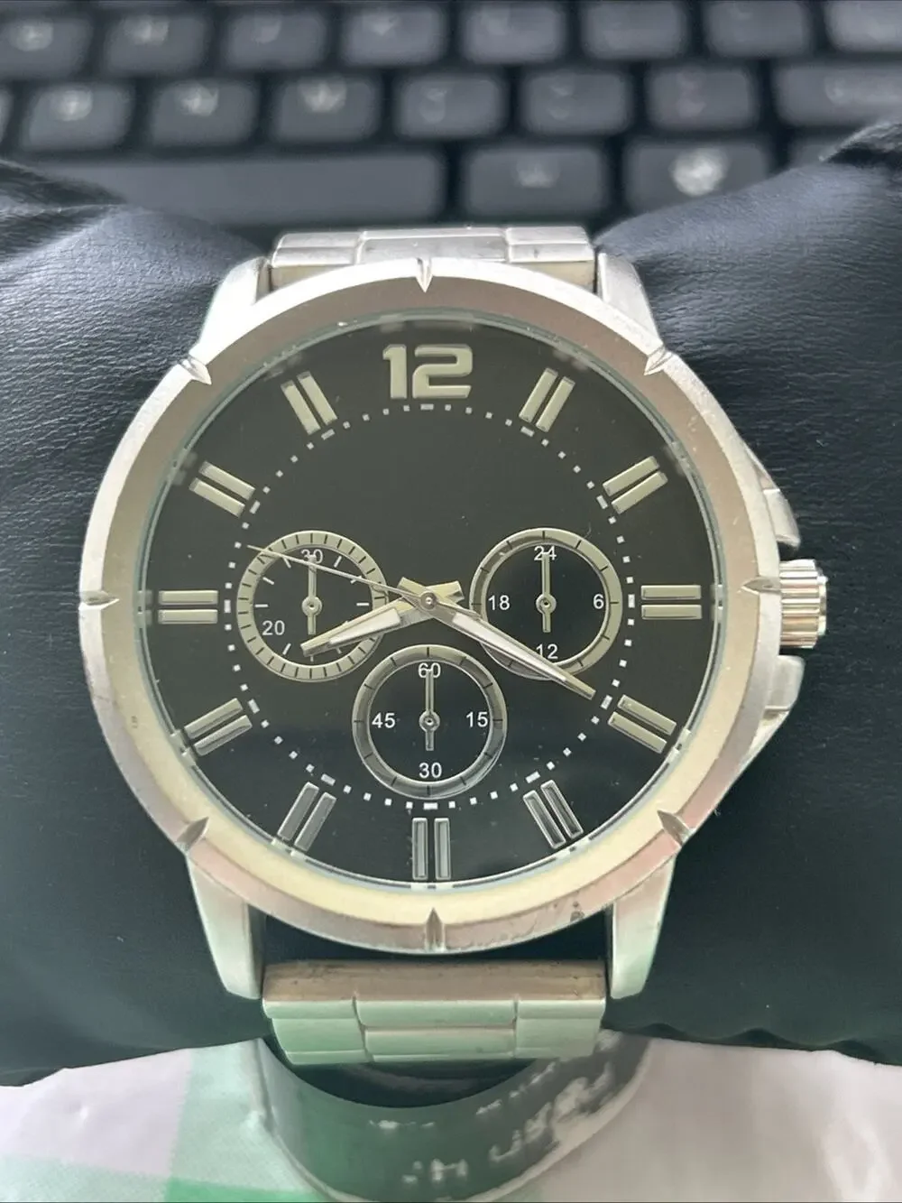 Silver Tone Black Dial Large Men’s Watch